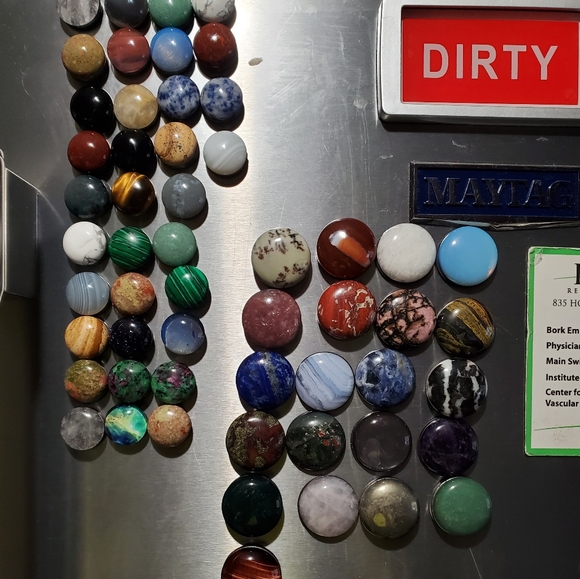 Magnets - Picture 5 of 7